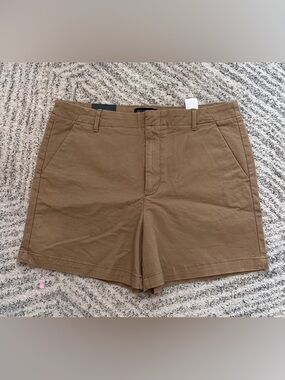 New, Woman’s Banana Republic Authentic Chino Flat-Front Short